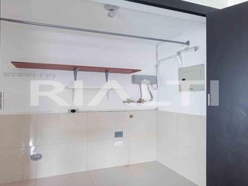 Departamento con Patio en Venta en la 6 de Diciembre y Rio Coca