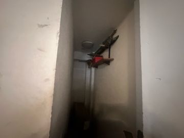VENTA  DEPARTAMENTO 2 AMBIENTES   FRENTE  LUMINOSO   BALCON  COCHERA INDIVIDUAL  V.PUEYRREDON