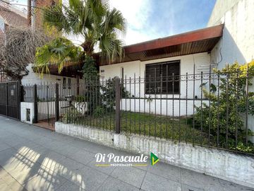 Venta Casa Chalet sobre 700 m2 IDEAL INVERSORES - Moreno Norte