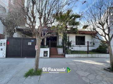 Venta Casa Chalet sobre 700 m2 IDEAL INVERSORES - Moreno Norte