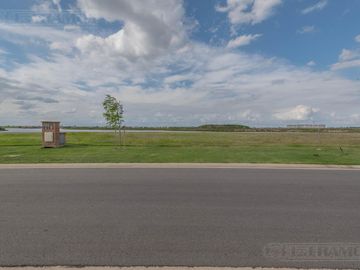 ESPECTACULAR LOTE A LA  LAGUNA  en venta en Los Puentes - Nordelta
