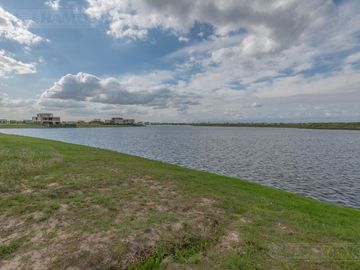 ESPECTACULAR LOTE A LA  LAGUNA  en venta en Los Puentes - Nordelta