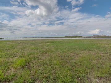 ESPECTACULAR LOTE A LA  LAGUNA  en venta en Los Puentes - Nordelta
