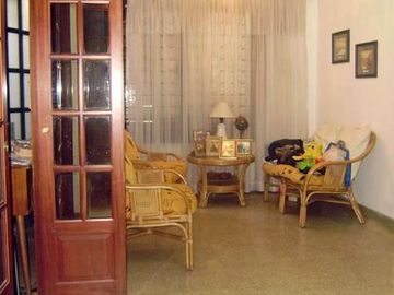 HERMOSO PH CON ENTRADA INDEPENDIENTE, TERRAZA Y QUINCHO, BALCON FRENTE AL PARQUE