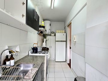 Dean Funes 1700   Departamento de 3 ambientes con balcón  Parque Patricios