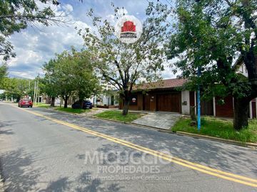 Casa en venta, Don Bosco N°549 entre H. Yrigoyen y Asborno, Escobar centro
