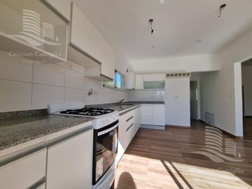 Venta - Casa 4/Cuatro Ambientes, Dependencia, Jardín - San Gabriel, Villanueva
