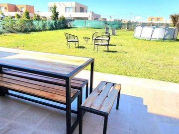 Venta - Casa 4/Cuatro Ambientes, Dependencia, Jardín - San Gabriel, Villanueva