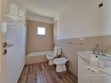 Venta - Casa 4/Cuatro Ambientes, Dependencia, Jardín - San Gabriel, Villanueva