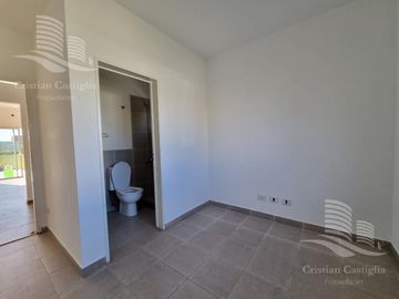 Venta - Casa 4/Cuatro Ambientes, Dependencia, Jardín - San Gabriel, Villanueva