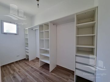 Venta - Casa 4/Cuatro Ambientes, Dependencia, Jardín - San Gabriel, Villanueva