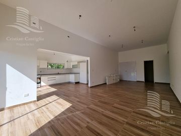Venta - Casa 4/Cuatro Ambientes, Dependencia, Jardín - San Gabriel, Villanueva