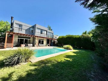 Casa en venta - 6 Dormitorios 5 Baños - 1510mts2 - Tigre