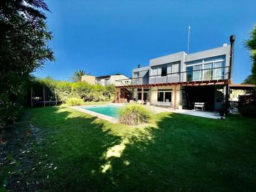 Casa en venta - 6 Dormitorios 5 Baños - 1510mts2 - Tigre