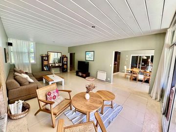 Casa en venta - 6 Dormitorios 5 Baños - 1510mts2 - Tigre
