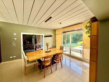 Casa en venta - 6 Dormitorios 5 Baños - 1510mts2 - Tigre