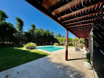 Casa en venta - 6 Dormitorios 5 Baños - 1510mts2 - Tigre