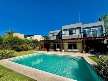 Casa en venta - 6 Dormitorios 5 Baños - 1510mts2 - Tigre