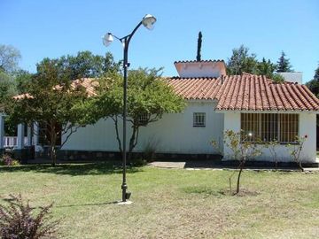 Chalet de cuatro dormitorios en Bº San Isabel