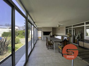 casa dos plantas patio fisherton