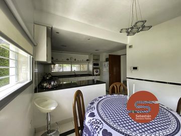 casa dos plantas patio fisherton