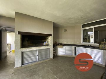 casa dos plantas patio fisherton