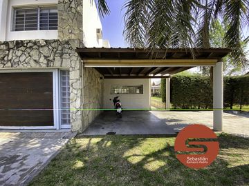 casa dos plantas patio fisherton