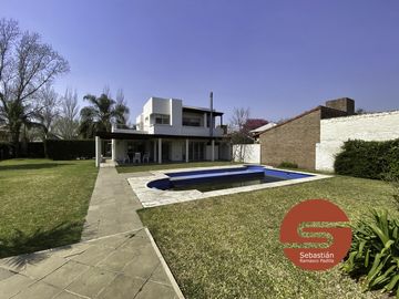 casa dos plantas patio fisherton