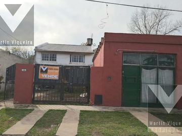 Casa en Gral Rodríguez en lote propio de 11.5 mts de frente por 36.3 de fondo. IDEAL 2 FAMILIAS