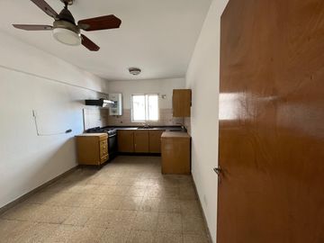VENTA/PERMUTA – Departamento de 3 dormitorios con balcón. Abasto, Rosario.
