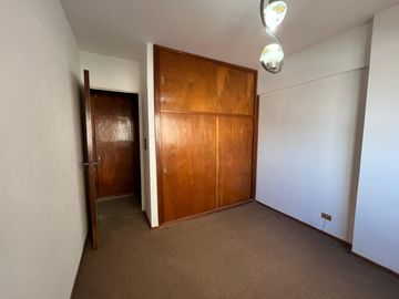 VENTA/PERMUTA – Departamento de 3 dormitorios con balcón. Abasto, Rosario.