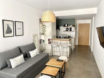 Divino monoambiente con amenities. Todo luz!!