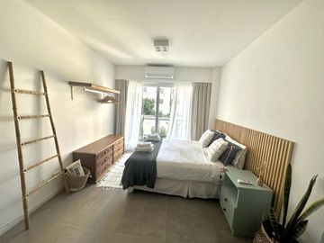 Divino monoambiente con amenities. Todo luz!!