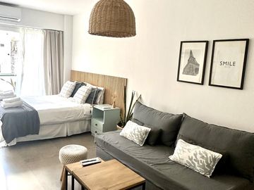 Divino monoambiente con amenities. Todo luz!!
