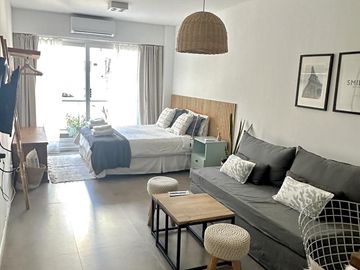 Divino monoambiente con amenities. Todo luz!!