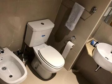 Divino monoambiente con amenities. Todo luz!!