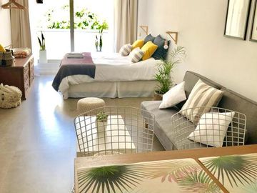 Divino monoambiente con amenities. Todo luz!!