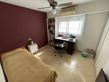 En Venta | Hermosa Casa - Quinta en Moreno con Amplio Parque, Pileta, y Quincho - Sobre calle Faraday y Galileo Galilei - Zona de Quintas