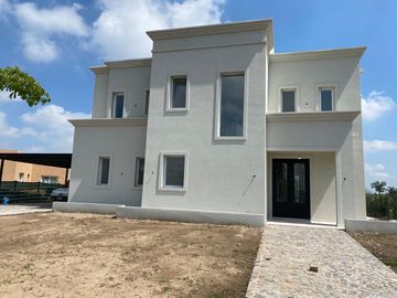 House - El Canton