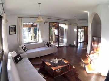 Lomas de la Carolina , fondo golf , Pileta ! Dormitorio en planta baja