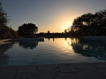 Lomas de la Carolina , fondo golf , Pileta ! Dormitorio en planta baja