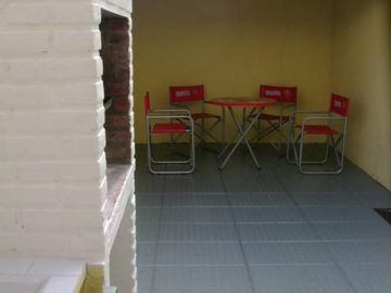 Impecable dúplex 3 ambientes, con patio y parrilla - San Bernardo Del Tuyu