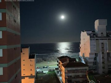 EXCELENTE Y ESPECTACULAR DEPARTAMENTO!! 3 AMB. SOBRE CHIOZZA-CON COCHERA Y BALCON A LA CALLE!!