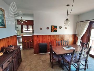 EXCELENTE Y ESPECTACULAR DEPARTAMENTO!! 3 AMB. SOBRE CHIOZZA-CON COCHERA Y BALCON A LA CALLE!!