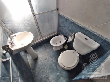 EXCELENTE Y ESPECTACULAR DEPARTAMENTO!! 3 AMB. SOBRE CHIOZZA-CON COCHERA Y BALCON A LA CALLE!!