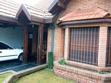 Casa - Burzaco