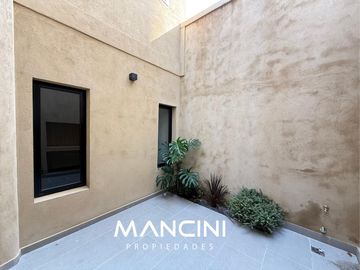 PH en venta  de 2 ambientes con patio y parrilla - San Martín Centro