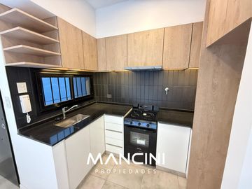 PH en venta  de 2 ambientes con patio y parrilla - San Martín Centro