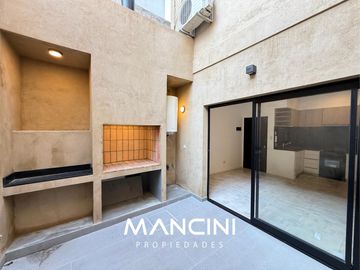 PH en venta  de 2 ambientes con patio y parrilla - San Martín Centro