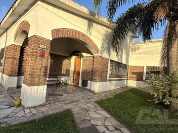 Casa en Ituzaingó Sur - 3 dormitorios - 4 ambientes